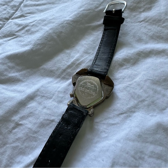 Vintage Disney's 101 Dalmatians Timex Leather Strap Watch - Picture 5 of 6